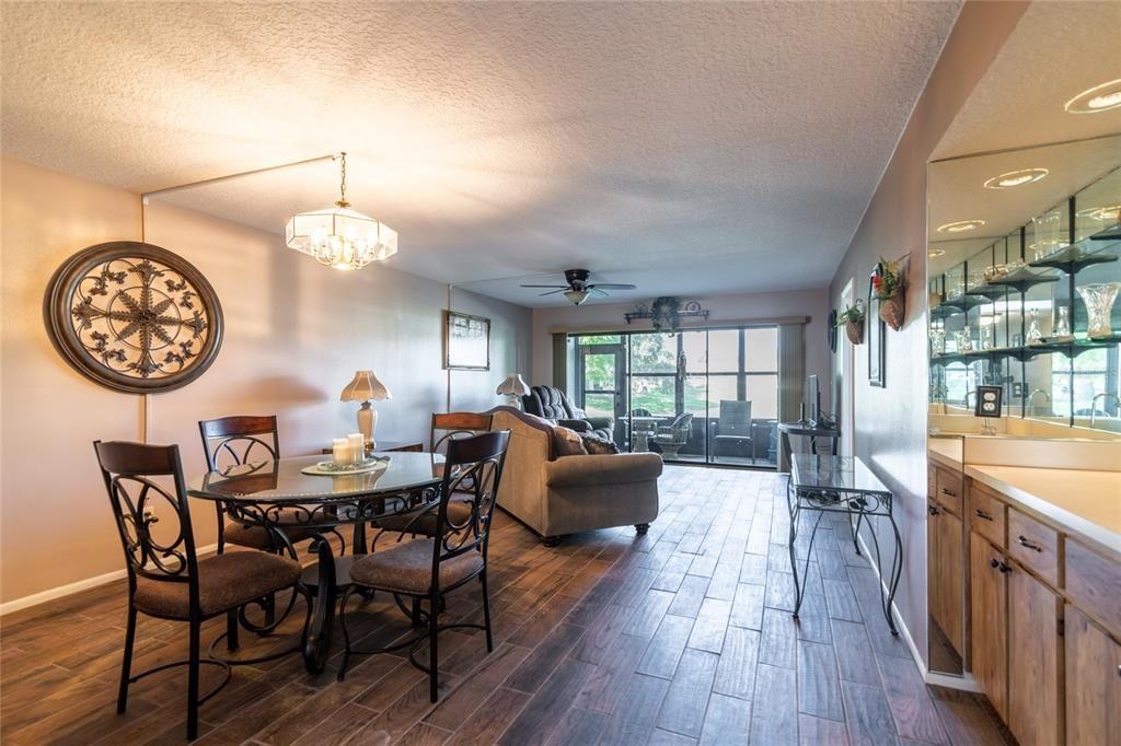 For Sale: $119,000 (2 beds, 2 baths, 1174 Square Feet)