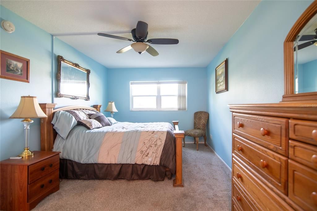 For Sale: $119,000 (2 beds, 2 baths, 1174 Square Feet)