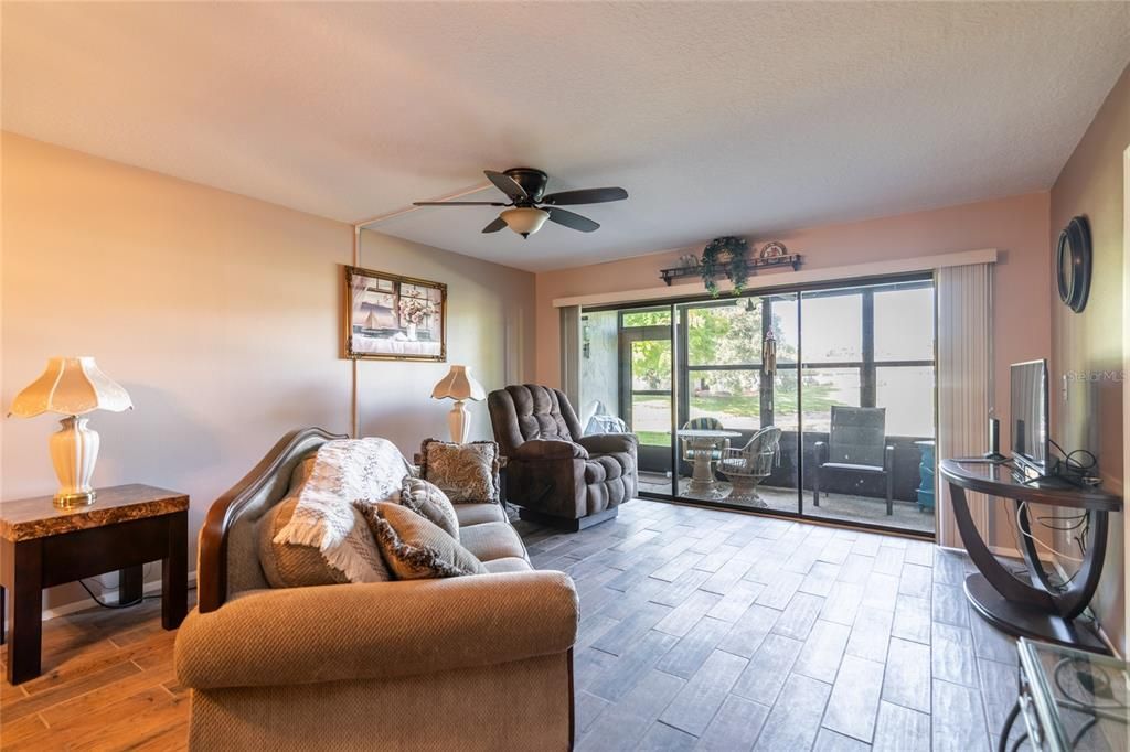 For Sale: $119,000 (2 beds, 2 baths, 1174 Square Feet)