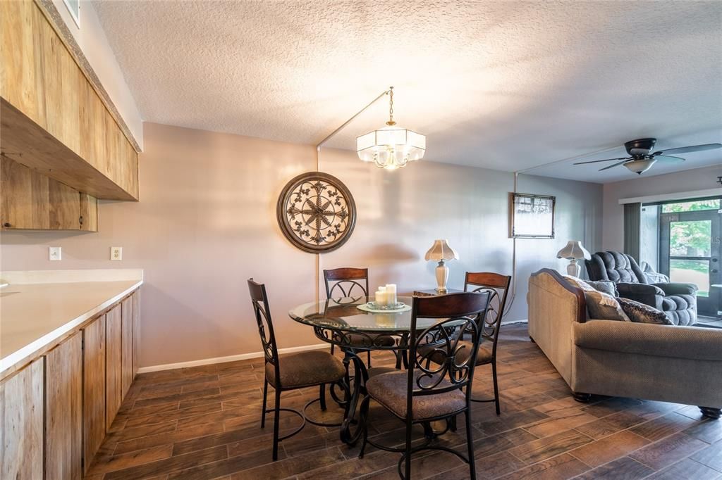 For Sale: $119,000 (2 beds, 2 baths, 1174 Square Feet)