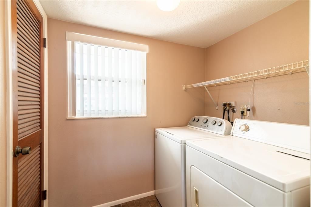 For Sale: $119,000 (2 beds, 2 baths, 1174 Square Feet)