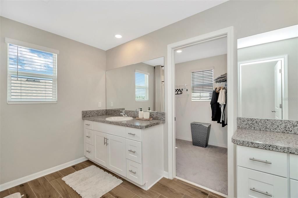 For Sale: $489,900 (4 beds, 2 baths, 3078 Square Feet)