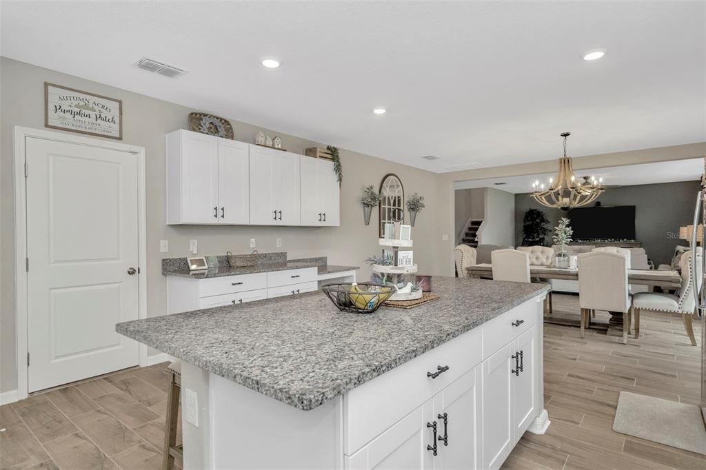 For Sale: $489,900 (4 beds, 2 baths, 3078 Square Feet)