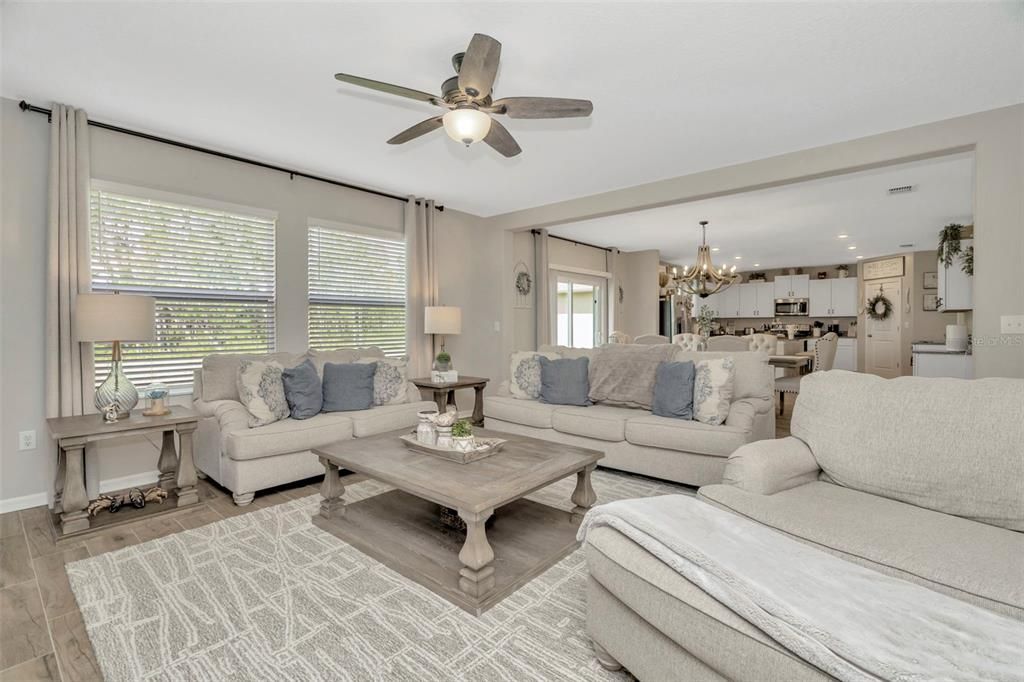 For Sale: $489,900 (4 beds, 2 baths, 3078 Square Feet)