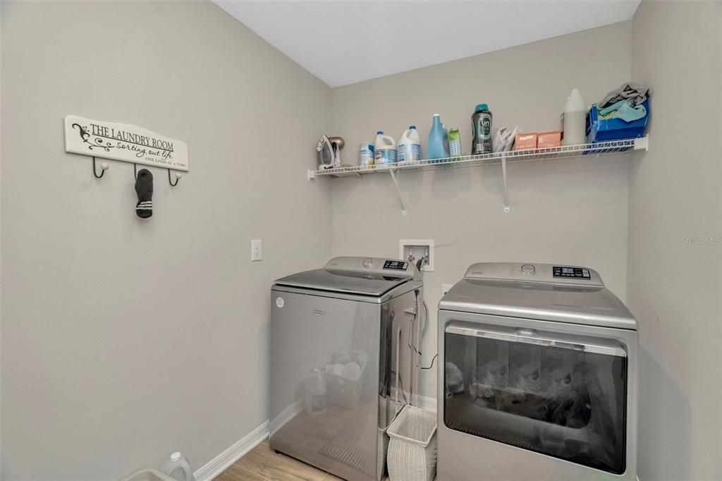 For Sale: $489,900 (4 beds, 2 baths, 3078 Square Feet)