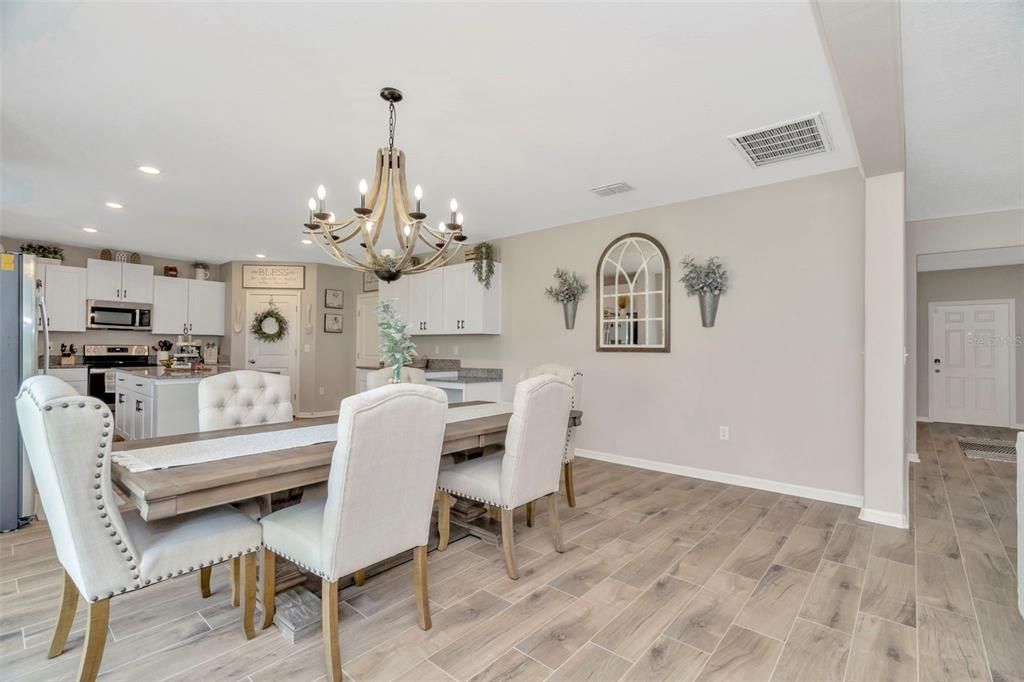 For Sale: $489,900 (4 beds, 2 baths, 3078 Square Feet)