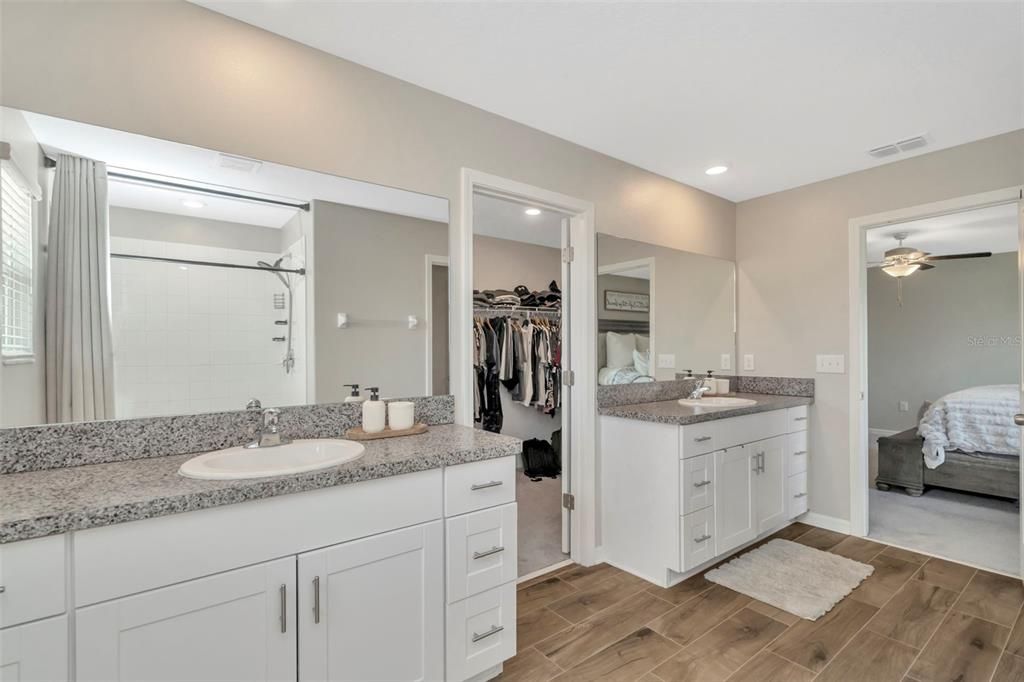 For Sale: $489,900 (4 beds, 2 baths, 3078 Square Feet)