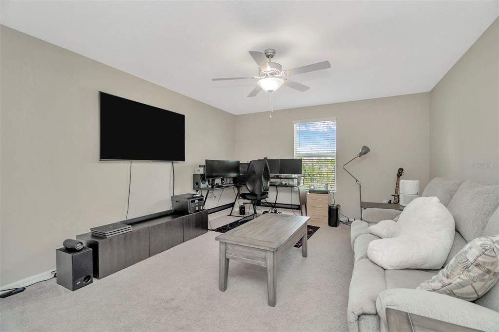 For Sale: $489,900 (4 beds, 2 baths, 3078 Square Feet)