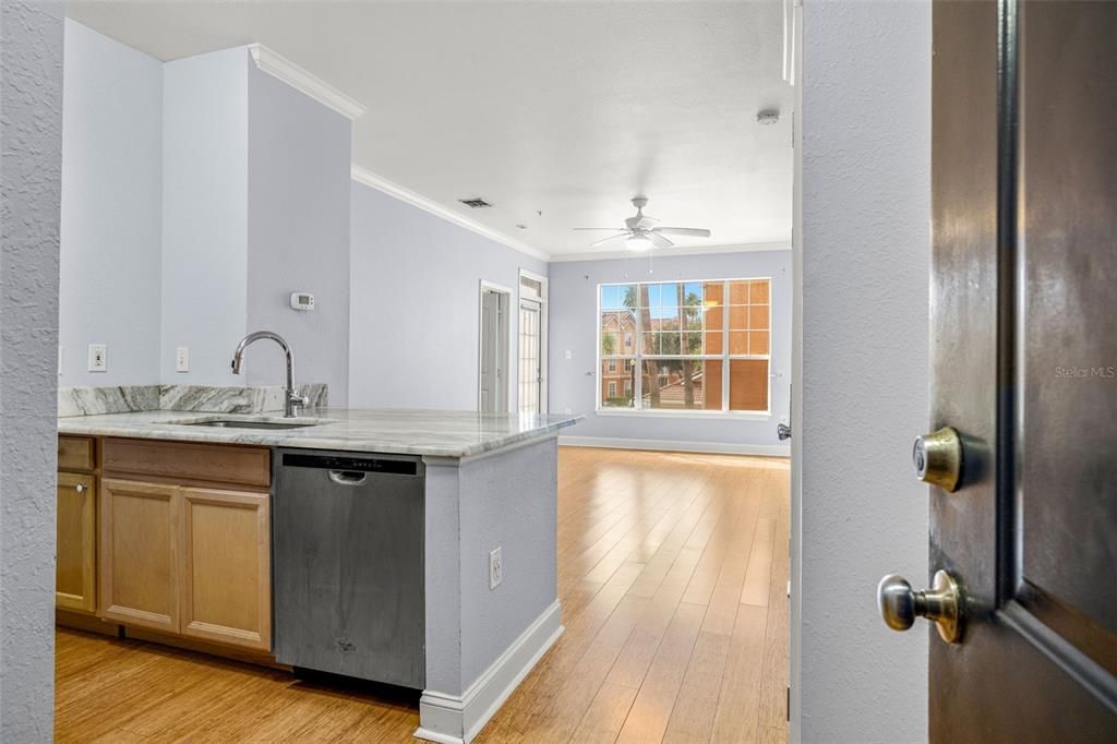 Activo con contrato: $174,900 (2 camas, 2 baños, 968 Pies cuadrados)