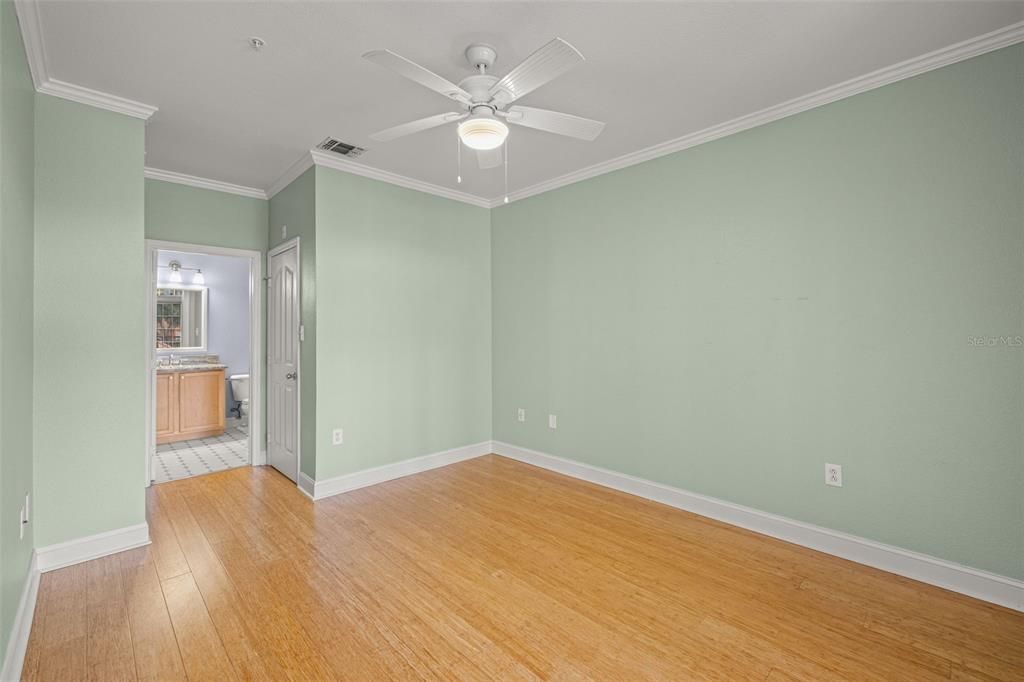 Activo con contrato: $174,900 (2 camas, 2 baños, 968 Pies cuadrados)