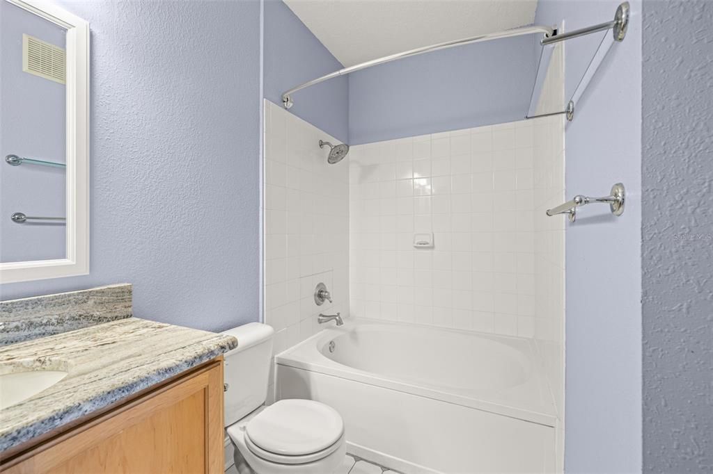 Activo con contrato: $174,900 (2 camas, 2 baños, 968 Pies cuadrados)