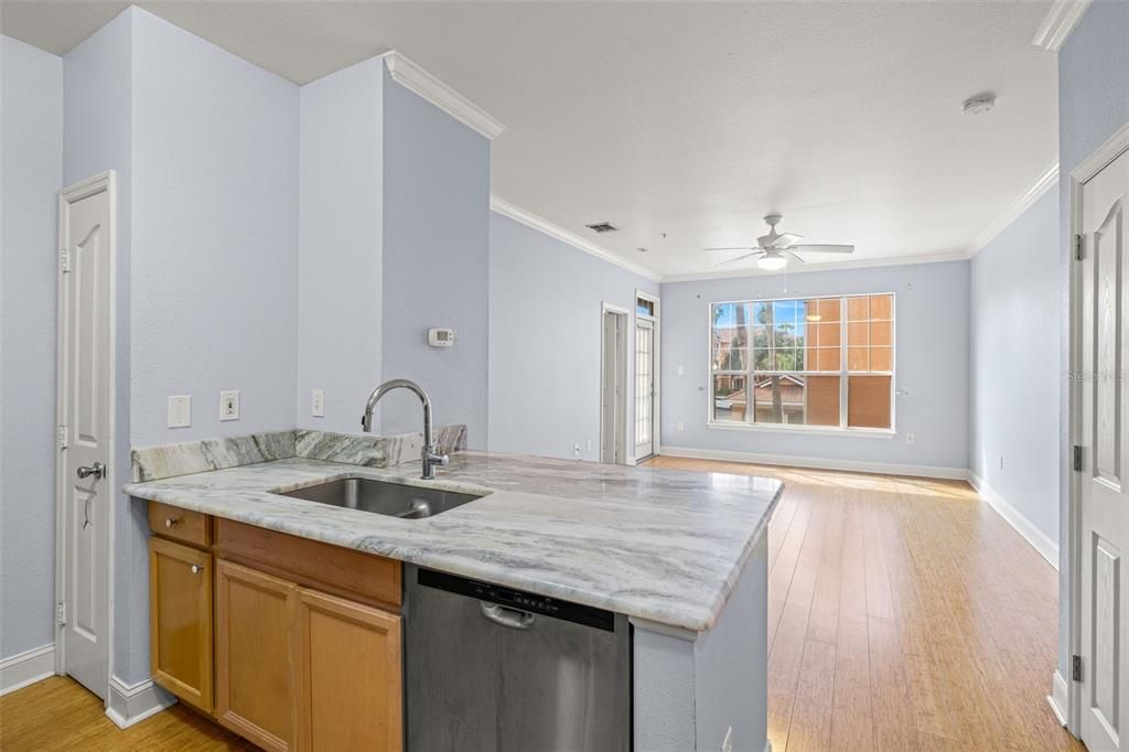 Activo con contrato: $174,900 (2 camas, 2 baños, 968 Pies cuadrados)