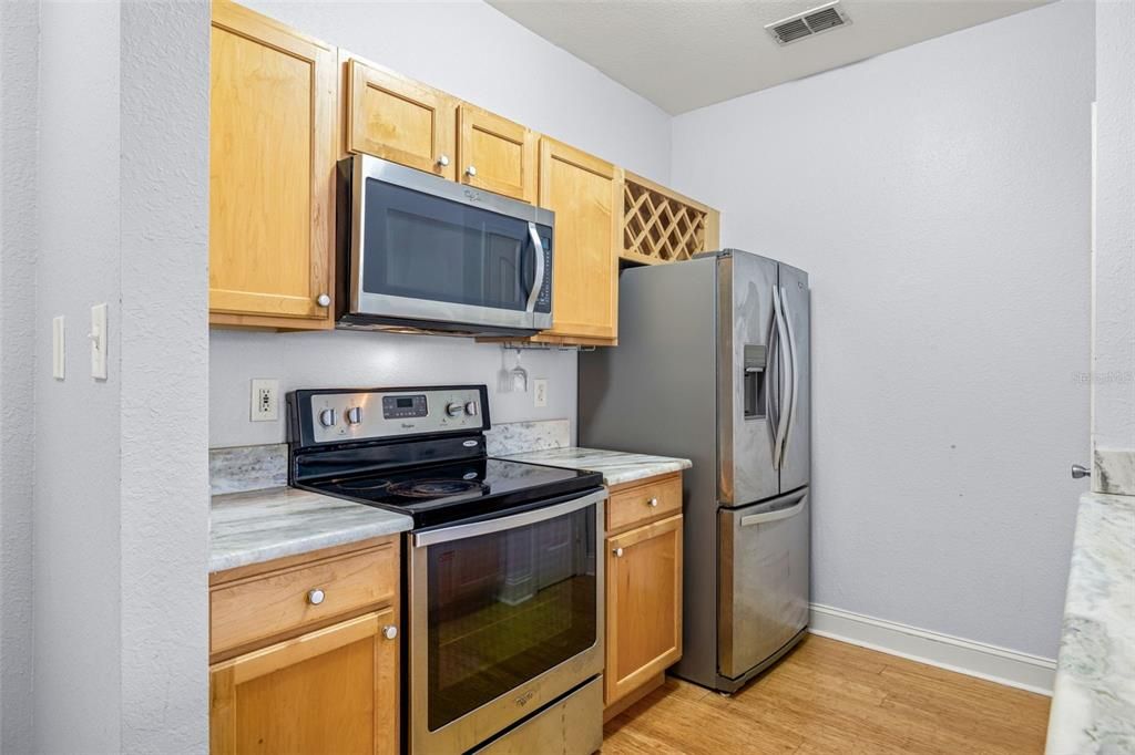 Activo con contrato: $174,900 (2 camas, 2 baños, 968 Pies cuadrados)