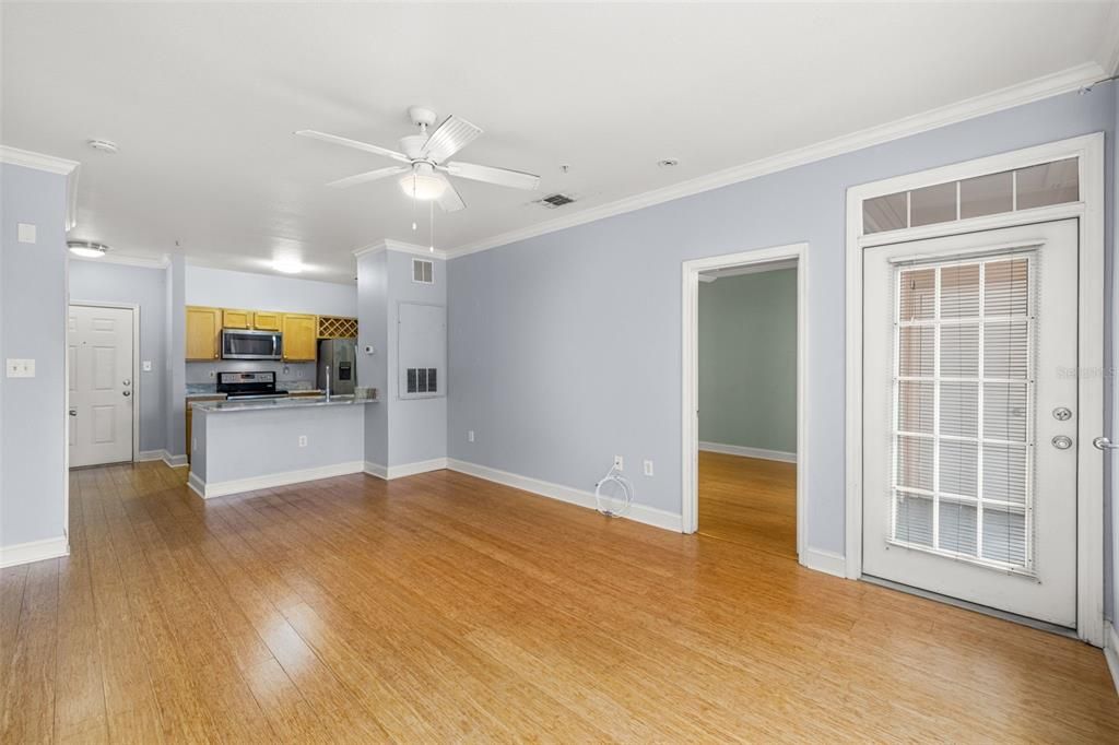Activo con contrato: $174,900 (2 camas, 2 baños, 968 Pies cuadrados)