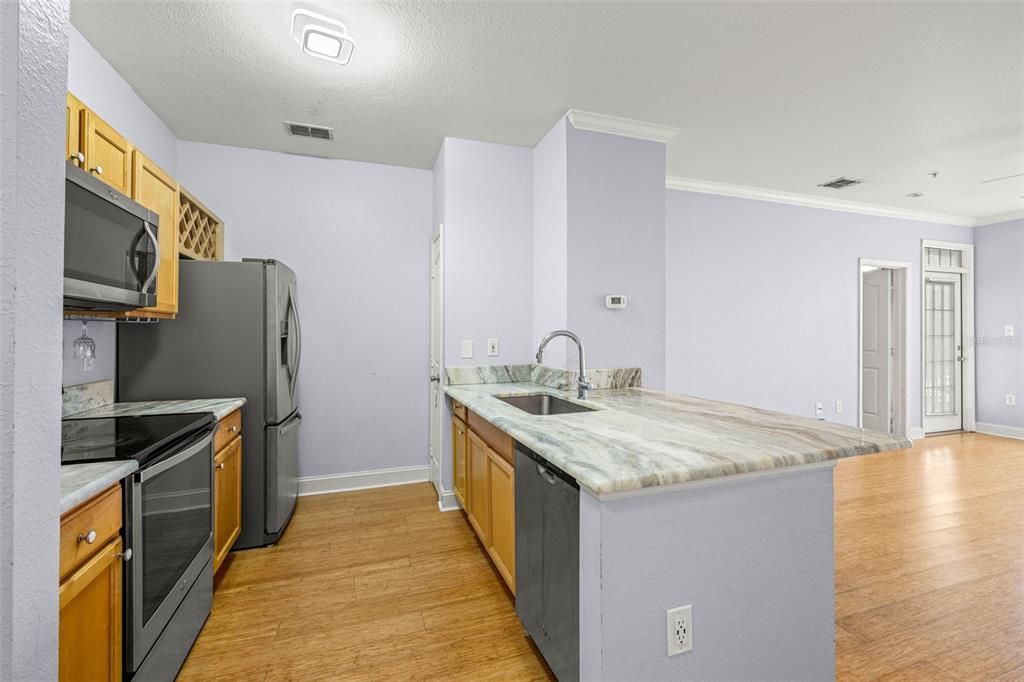 Activo con contrato: $174,900 (2 camas, 2 baños, 968 Pies cuadrados)