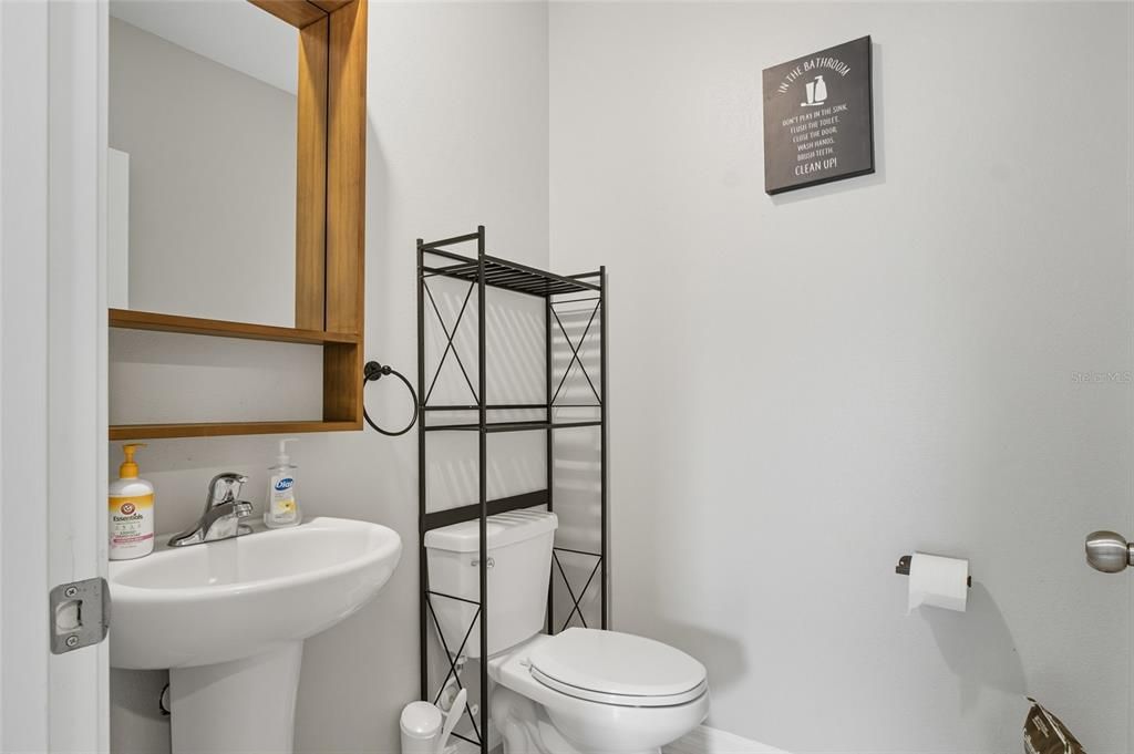 合同活跃: $530,000 (5 贝兹, 2 浴室, 2949 平方英尺)