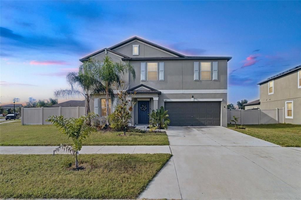 合同活跃: $530,000 (5 贝兹, 2 浴室, 2949 平方英尺)