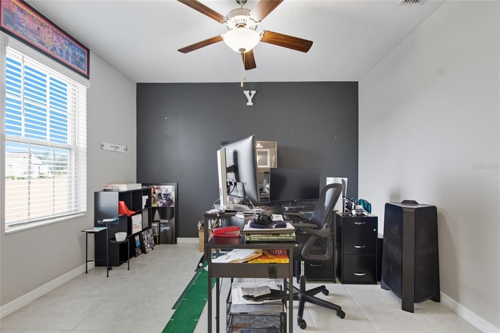 合同活跃: $530,000 (5 贝兹, 2 浴室, 2949 平方英尺)