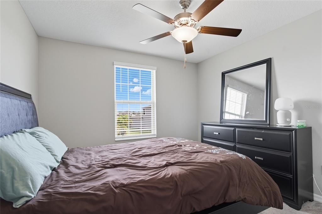 合同活跃: $530,000 (5 贝兹, 2 浴室, 2949 平方英尺)