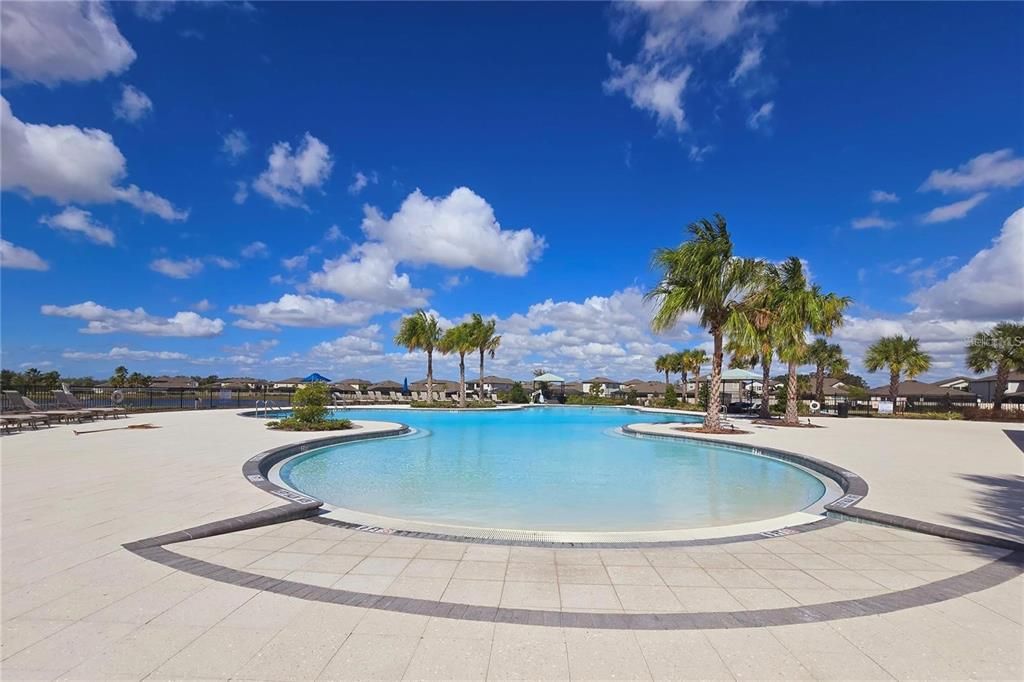 合同活跃: $530,000 (5 贝兹, 2 浴室, 2949 平方英尺)