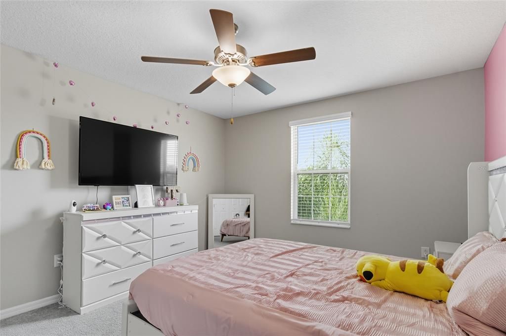 合同活跃: $530,000 (5 贝兹, 2 浴室, 2949 平方英尺)