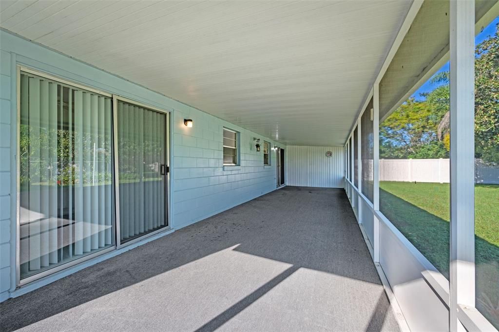 合同活跃: $275,000 (2 贝兹, 2 浴室, 1000 平方英尺)