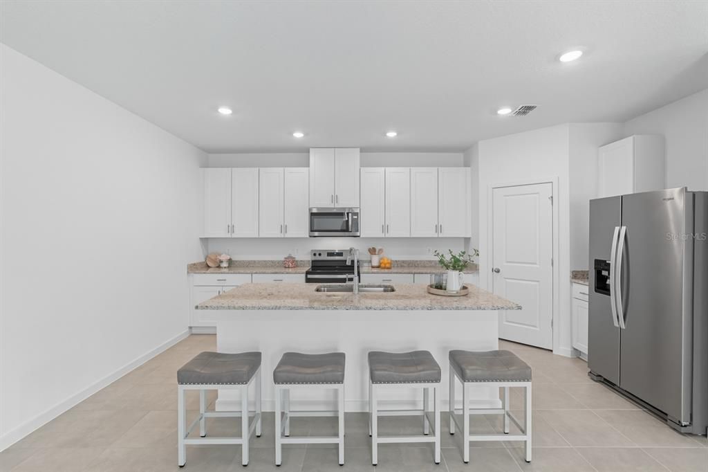 待售: $354,990 (4 贝兹, 3 浴室, 1842 平方英尺)