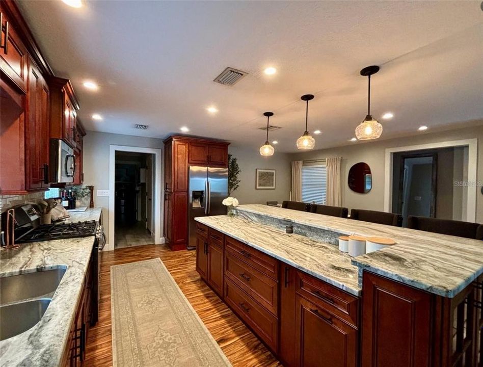 На продажу: $984,999 (3 спален, 2 ванн, 2109 Квадратных фут)