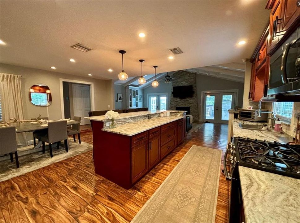 На продажу: $984,999 (3 спален, 2 ванн, 2109 Квадратных фут)