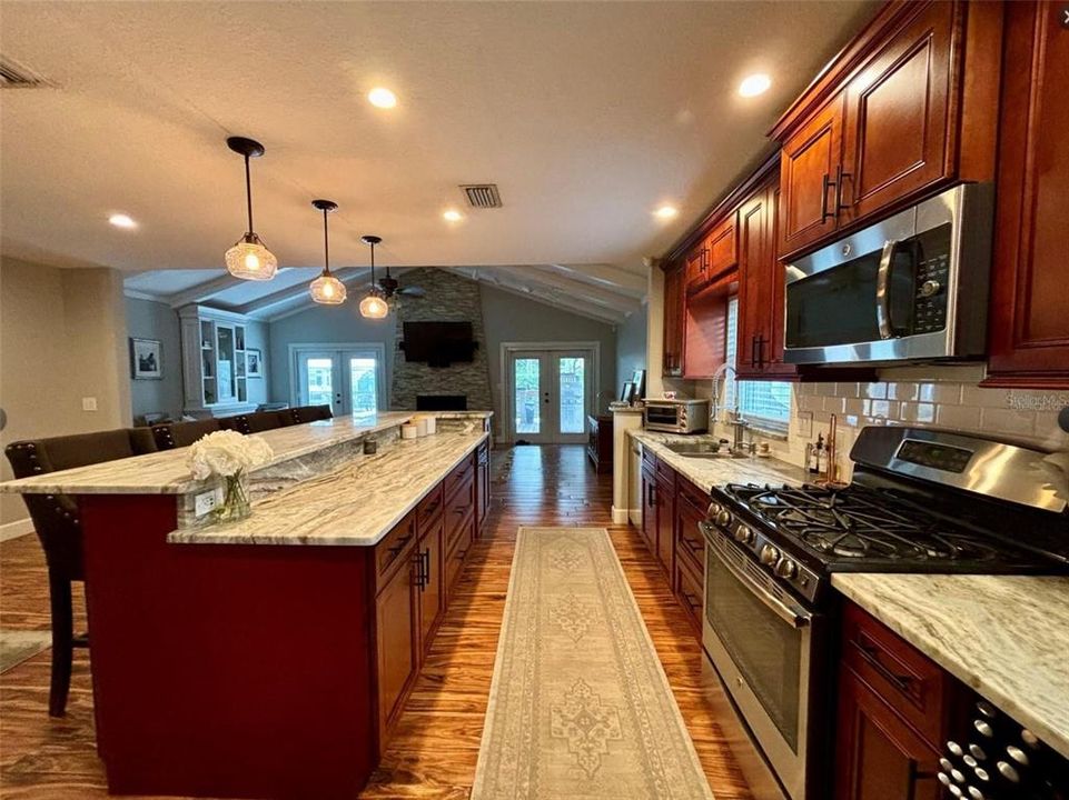 На продажу: $984,999 (3 спален, 2 ванн, 2109 Квадратных фут)