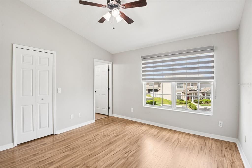 Active With Contract: $290,000 (3 beds, 3 baths, 1653 Square Feet)