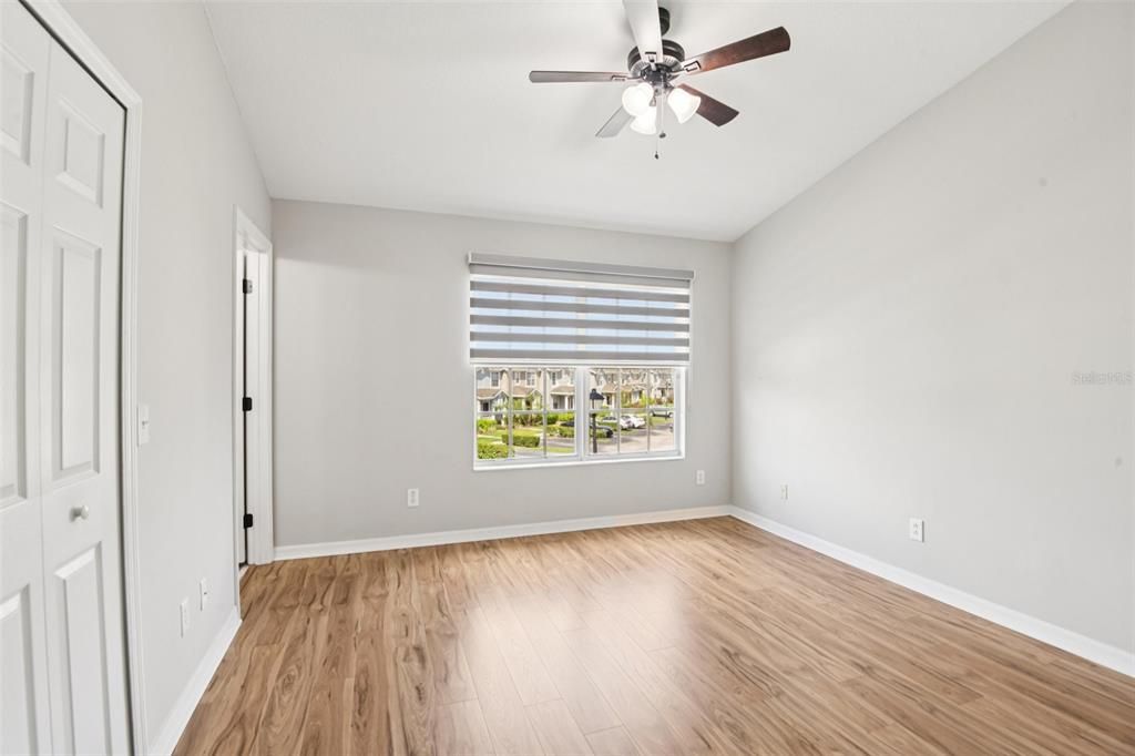 Active With Contract: $290,000 (3 beds, 3 baths, 1653 Square Feet)