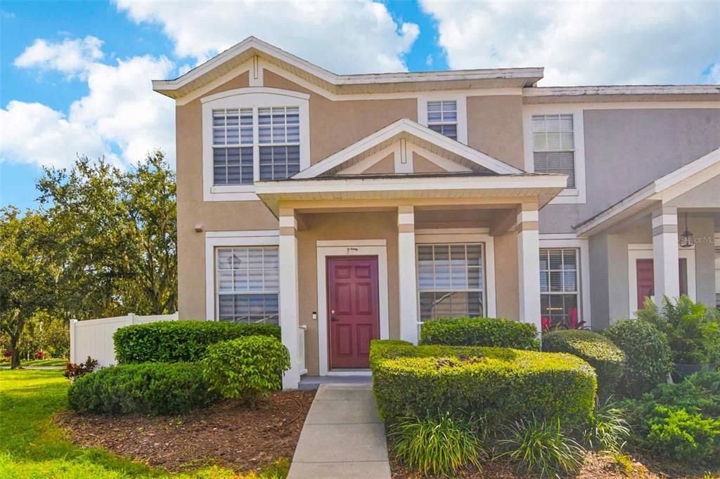 Active With Contract: $290,000 (3 beds, 3 baths, 1653 Square Feet)