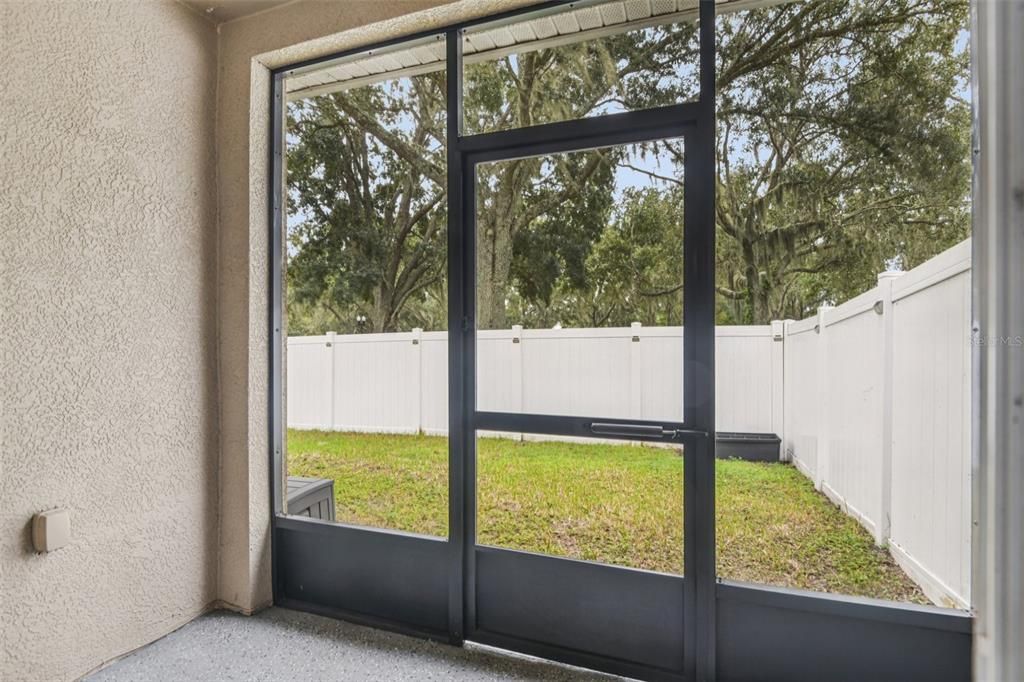 Active With Contract: $290,000 (3 beds, 3 baths, 1653 Square Feet)