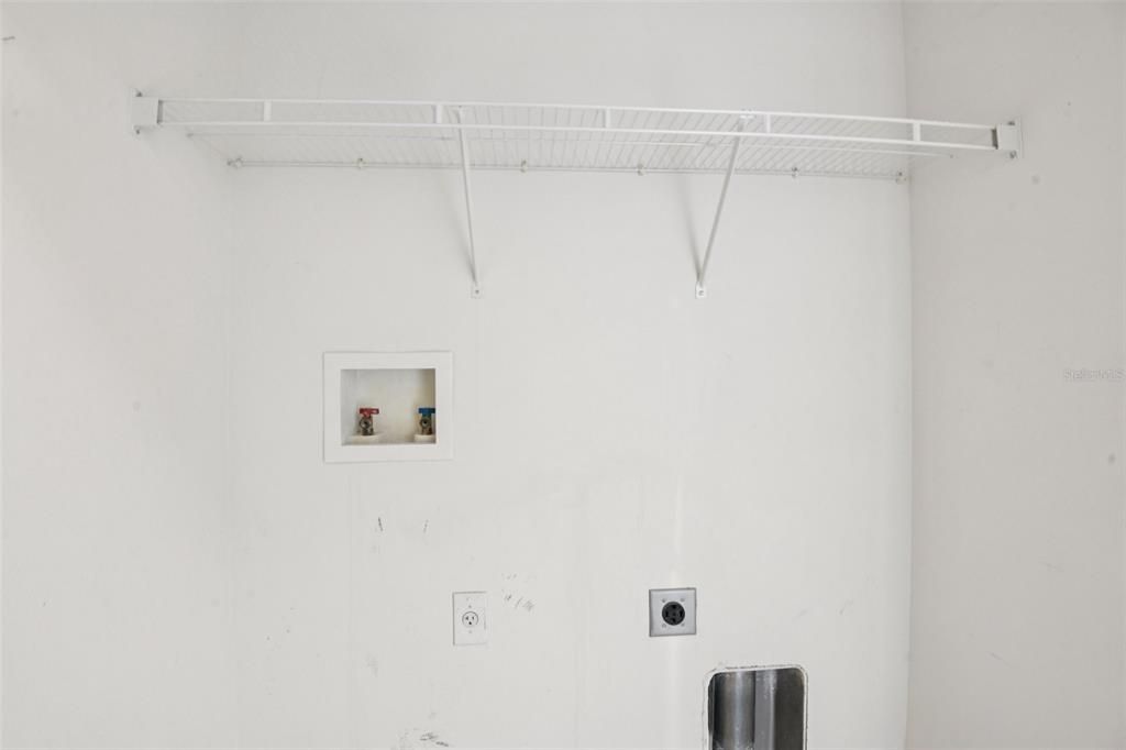 Active With Contract: $290,000 (3 beds, 3 baths, 1653 Square Feet)