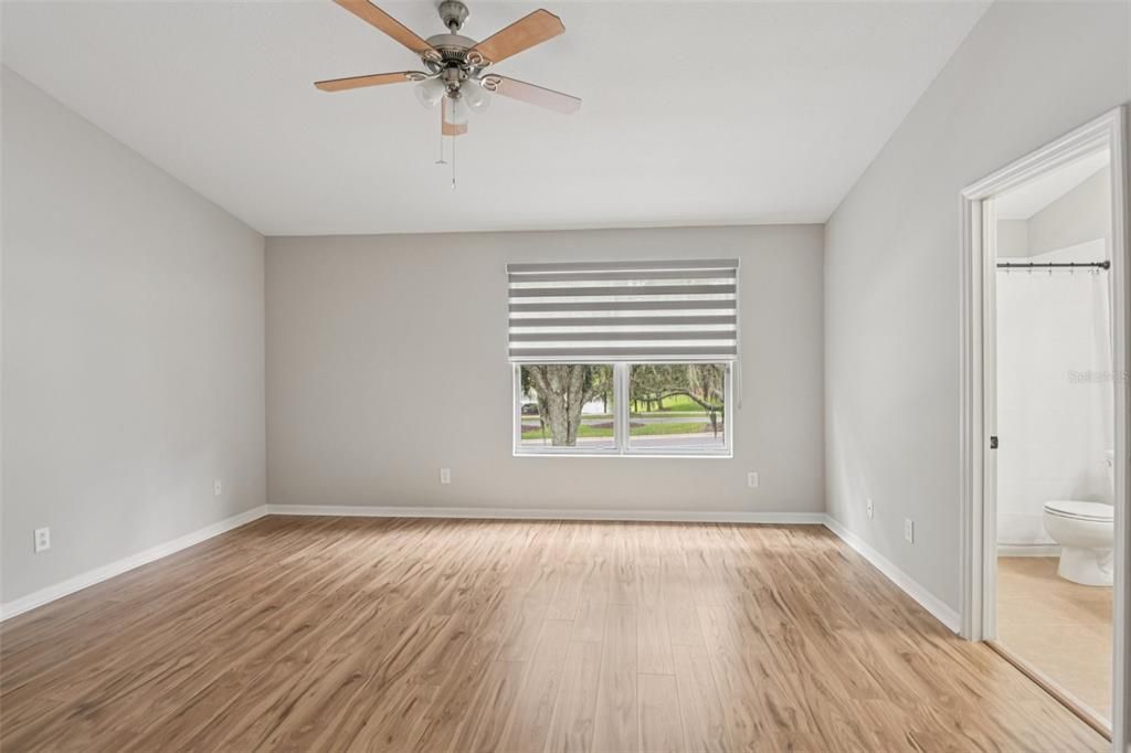 Active With Contract: $290,000 (3 beds, 3 baths, 1653 Square Feet)