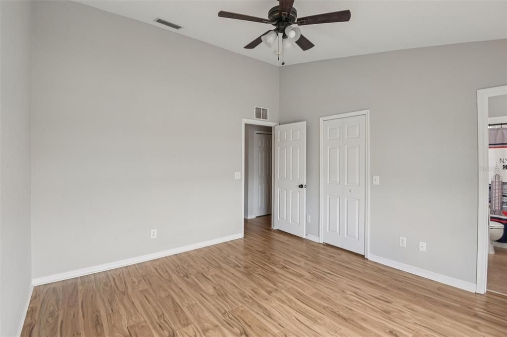 Active With Contract: $290,000 (3 beds, 3 baths, 1653 Square Feet)