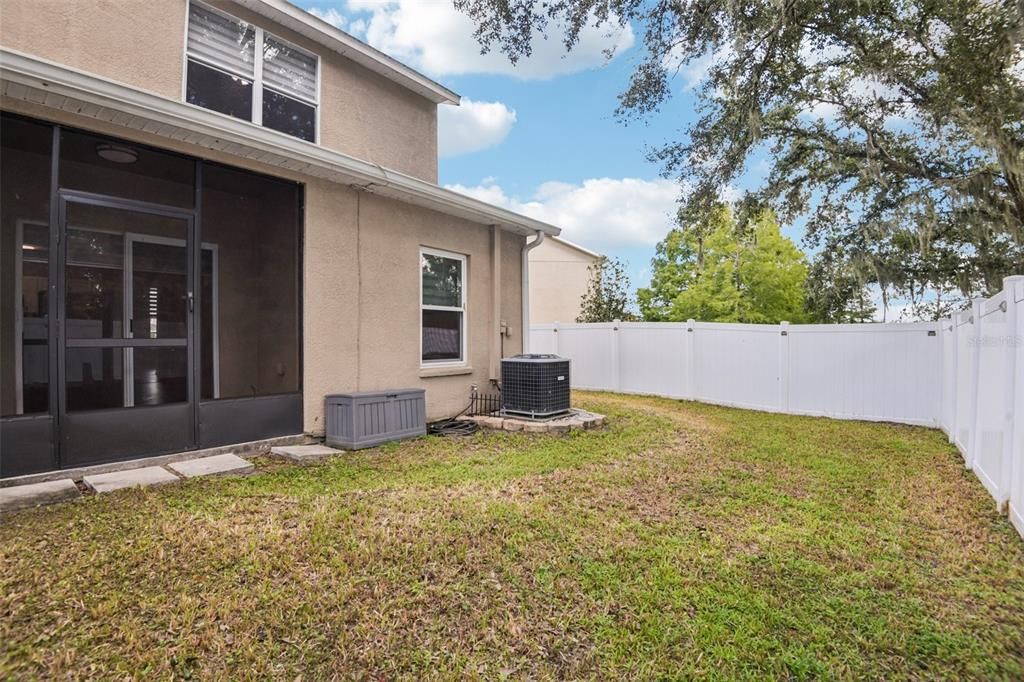 Active With Contract: $290,000 (3 beds, 3 baths, 1653 Square Feet)