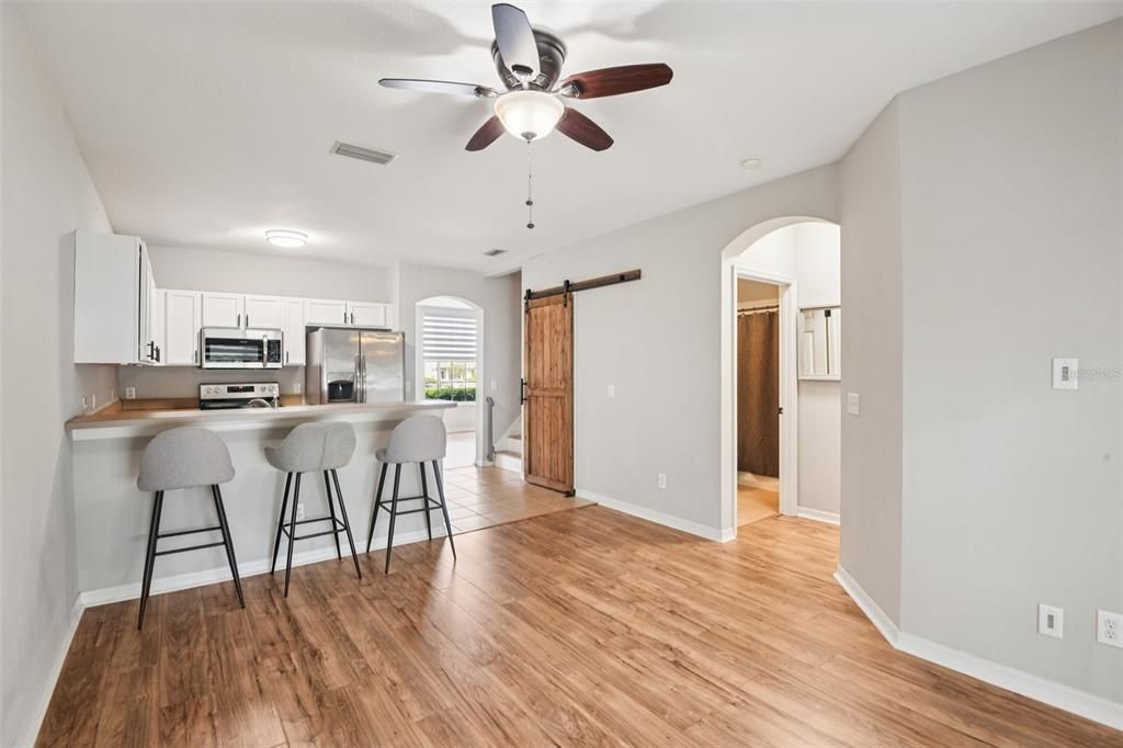 Active With Contract: $290,000 (3 beds, 3 baths, 1653 Square Feet)