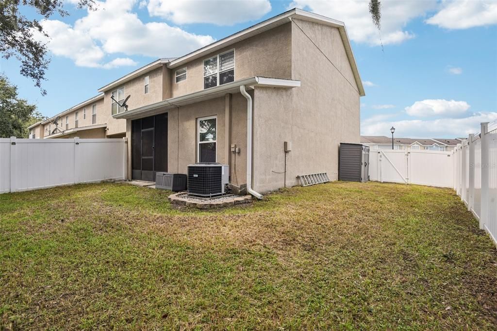 Active With Contract: $290,000 (3 beds, 3 baths, 1653 Square Feet)