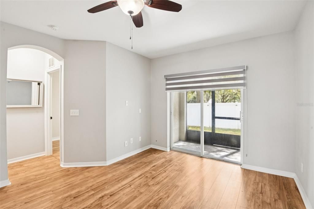 Active With Contract: $290,000 (3 beds, 3 baths, 1653 Square Feet)