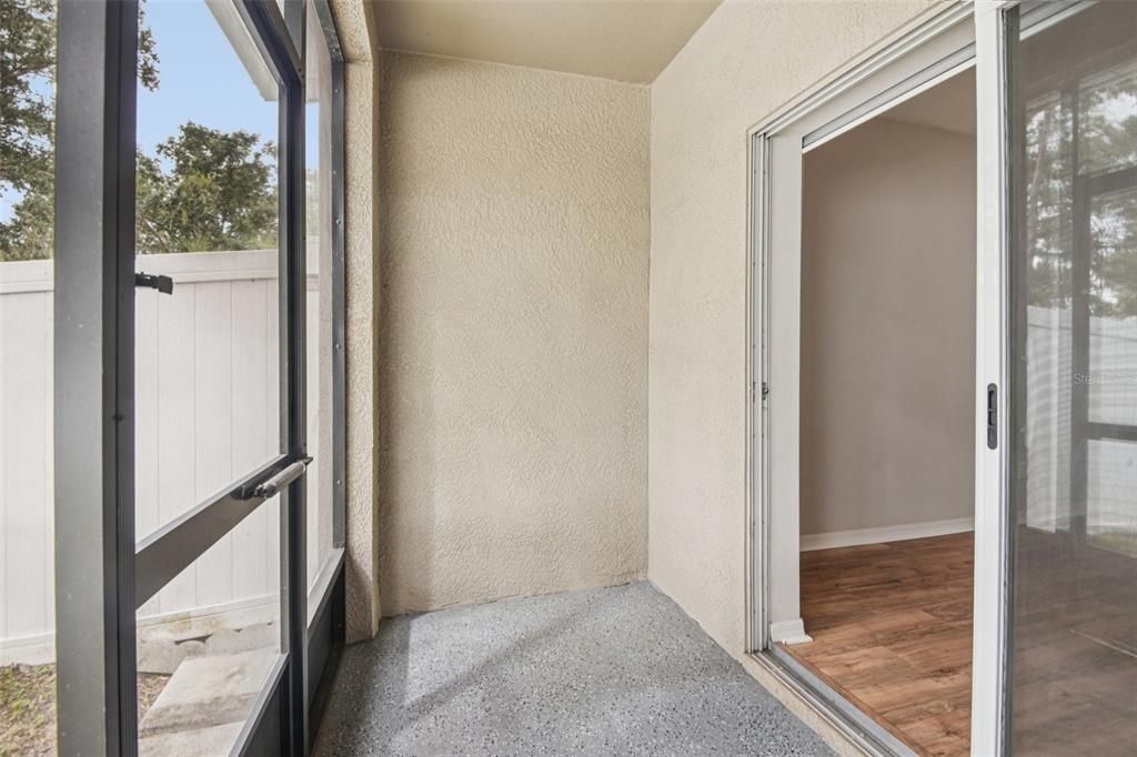 Active With Contract: $290,000 (3 beds, 3 baths, 1653 Square Feet)