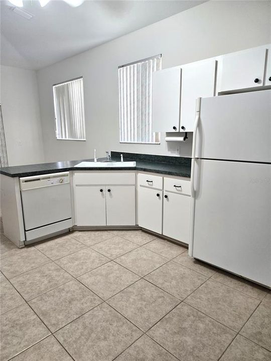Active With Contract: $218,000 (2 beds, 2 baths, 1481 Square Feet)