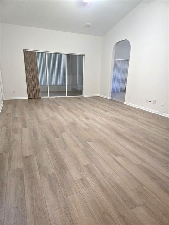 Active With Contract: $218,000 (2 beds, 2 baths, 1481 Square Feet)