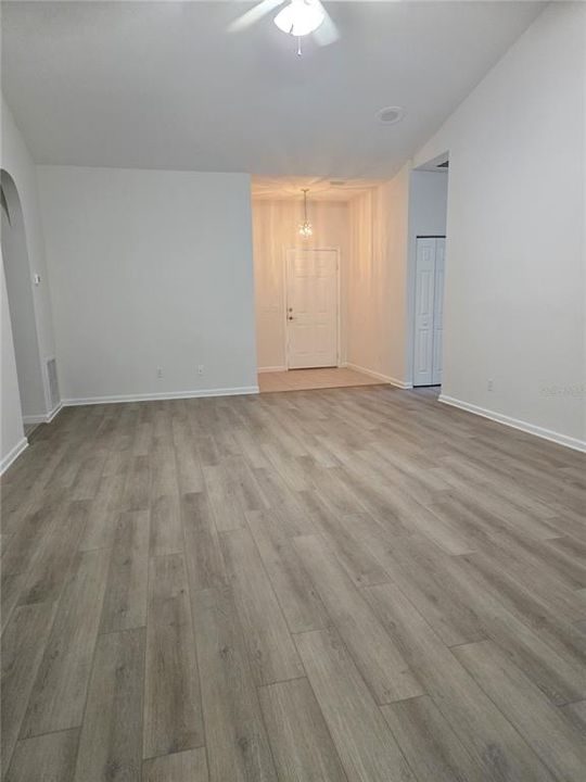 Active With Contract: $218,000 (2 beds, 2 baths, 1481 Square Feet)