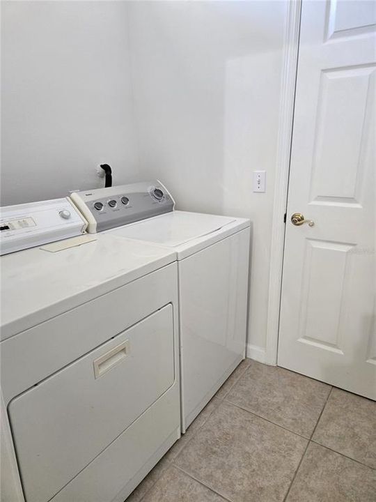 Active With Contract: $218,000 (2 beds, 2 baths, 1481 Square Feet)