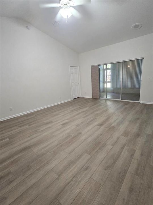 Active With Contract: $218,000 (2 beds, 2 baths, 1481 Square Feet)