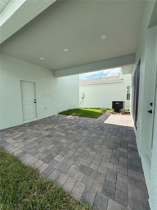 Active With Contract: $3,500 (5 beds, 4 baths, 2687 Square Feet)