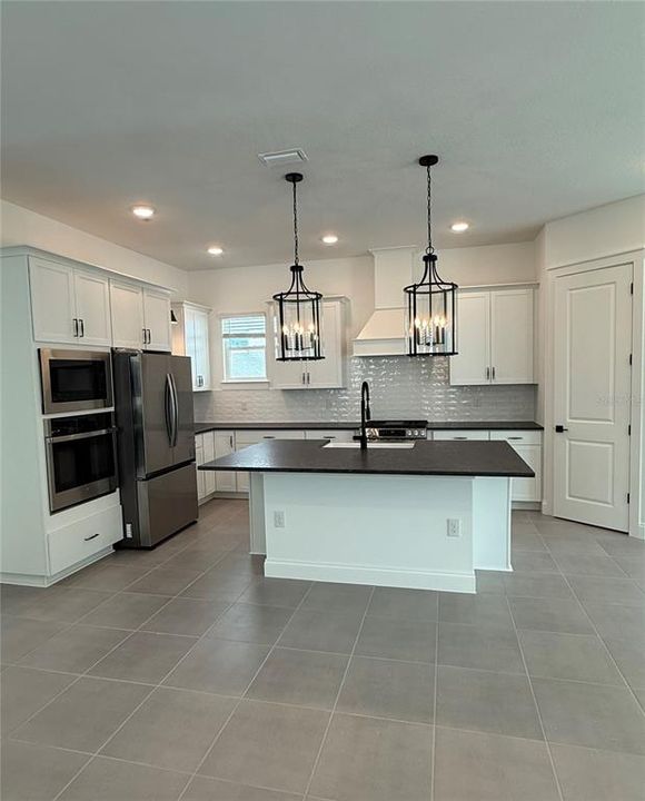 Active With Contract: $3,500 (5 beds, 4 baths, 2687 Square Feet)