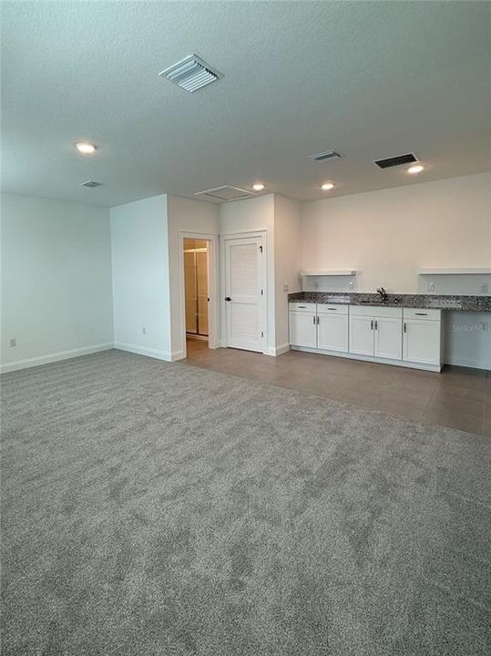 Active With Contract: $3,500 (5 beds, 4 baths, 2687 Square Feet)